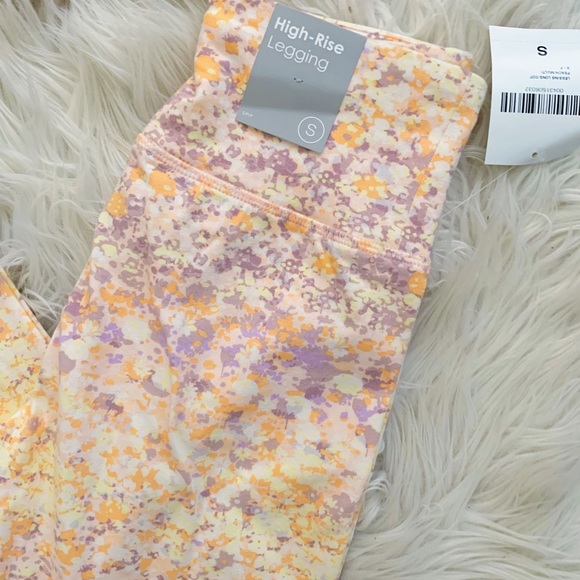 NWT Workout Set (Leggings + Crop Top) - Picture 5 of 5